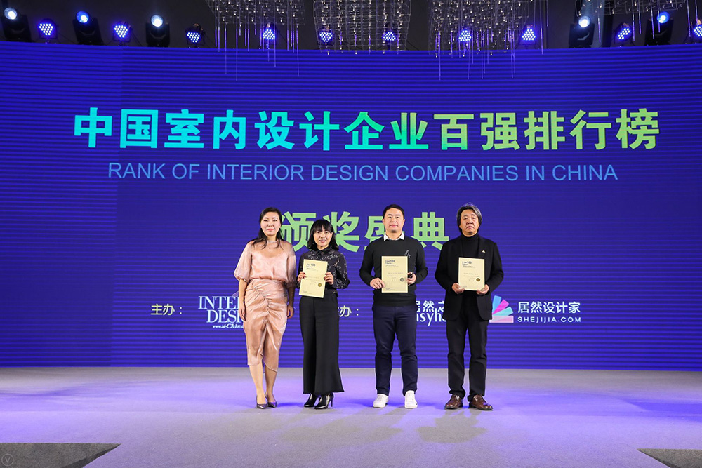 合影2.jpg 合影2.jpg